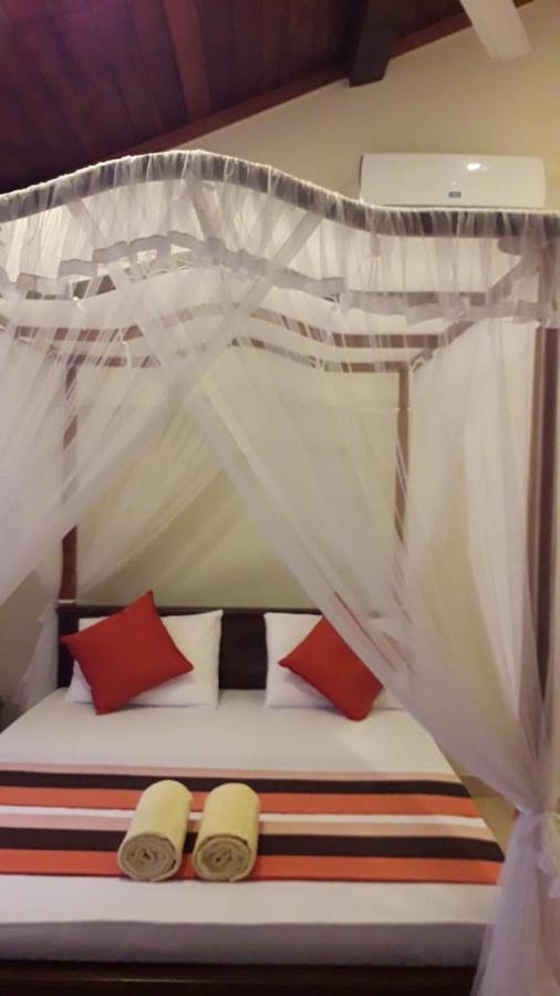 Blue Point Rest Hotell Tangalle Exteriör bild